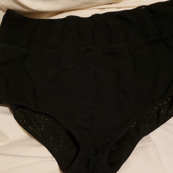 Donna L'oren Intimates. NWOT - Picture 3 of 5